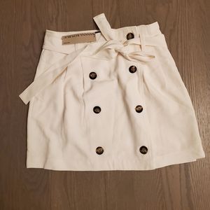 NWT Banana Republic white miniskirt size 6 Petite